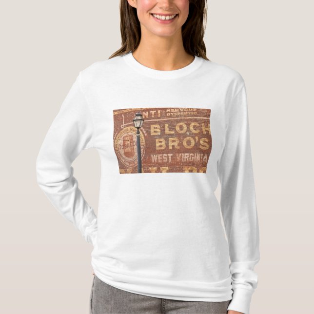 T-shirt Publicités sur le côté d'un bâtiment (Devant)