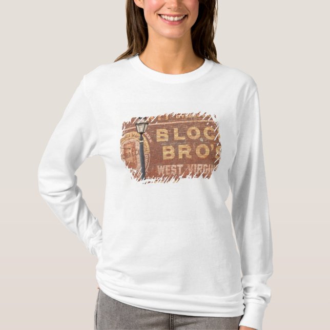 T-shirt Publicités sur le côté d'un bâtiment (Devant)