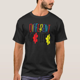 T-shirt Puzz coloré différent pas moins Sensibilisation su