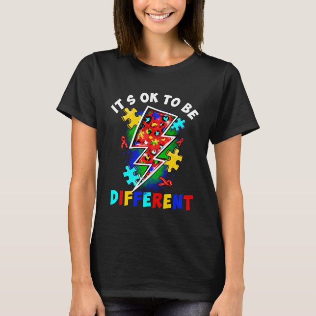 T-shirt Puzzle Flash C'est correct d'être différent Autism (Devant)