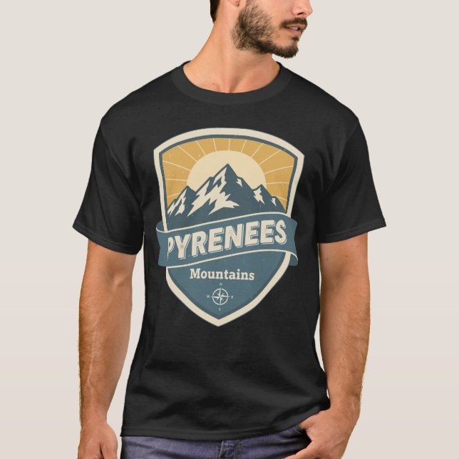 T-shirt Pyrenees Mountains Vintage Badge (Devant)