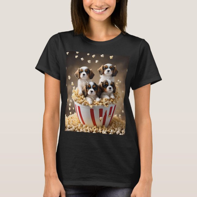 T-shirt Quatre Chiots Espagnols Cavaliers Dans Le Popcorn, (Devant)