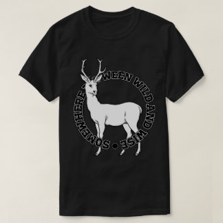 T-shirt Quelque part entre la ligne d'art de cerf sauvage