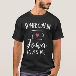 T-shirt Quelqu'Un En Iowa M'Aime Coeur Accueil Carte De L'
