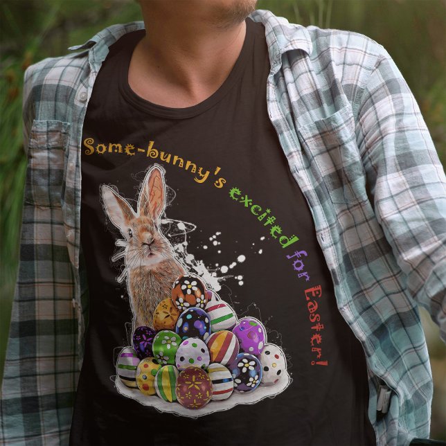 T-shirt Quelqu'un est excité pour Pâques ! (Some-bunny's excited for Easter! Men Basic Black T-Shirt)