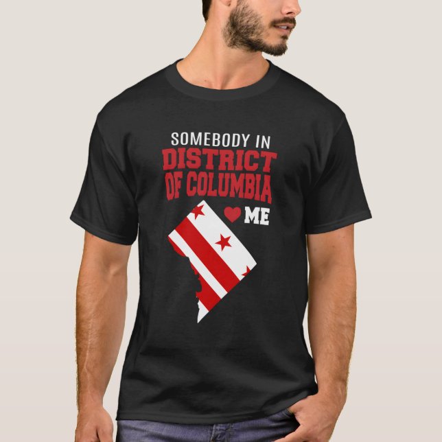 T-shirt Quelqu'Un M'Aime Dans Washington Dc District Du Co (Devant)