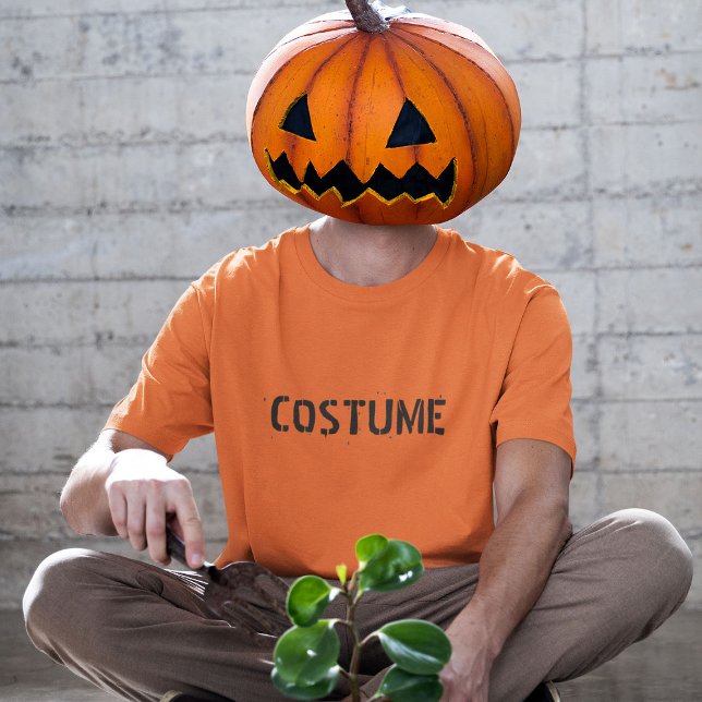T-shirt qui dit seulement COSTUME (Halloween)
