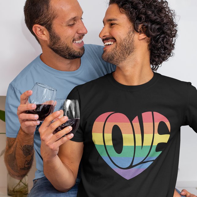 T-shirt Rainbow Striped Love Gay pride de coeur (Créateur téléchargé)