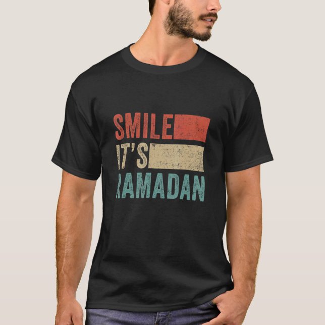 T-shirt Ramadan Moubarak Kareem Sourit Son Ramadan (Devant)