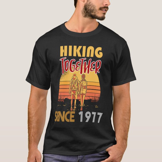T-shirt Randonnée ensemble depuis 1977 (Devant)