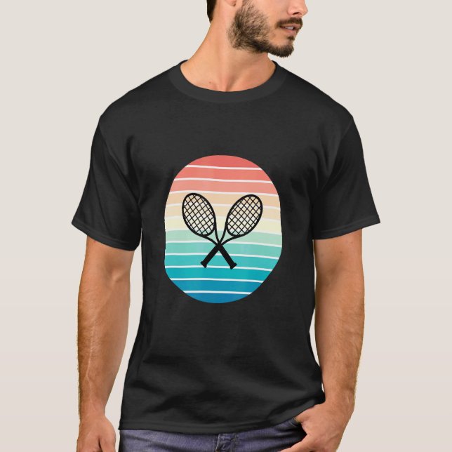 T-shirt Raquettes De Tennis Traversées Style Coucher De So (Devant)