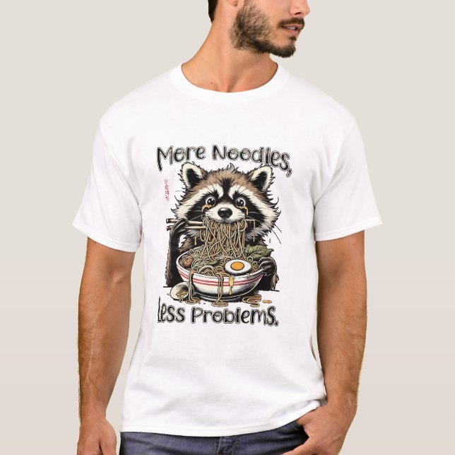 T-shirt raton laveur mangeant des ramen plus de nouilles m (Devant)