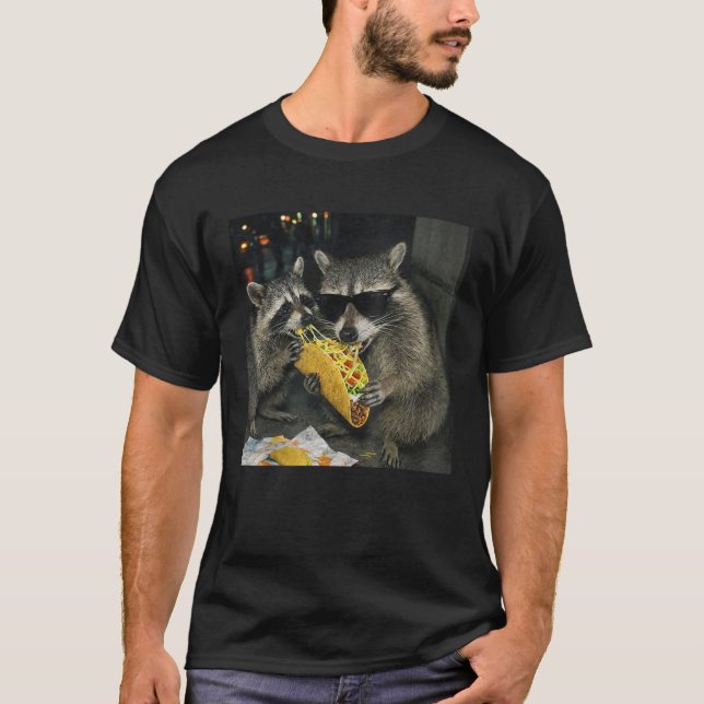 T-shirt Raton laveur mangeant un taco drôle de panda de dé (Devant)