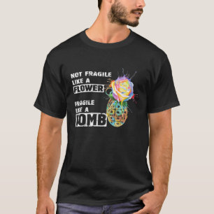 T-shirt RBG Ruth Bader Pas Fragile Comme Une Fleur Fragile