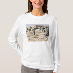 T-shirt réaction des soldats à une attaque aux armes légèr