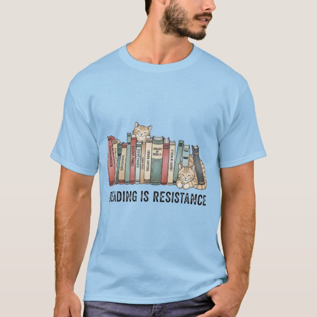T-shirt Reading Is Resistance Cat & Books  –T-Shirt (Devant)