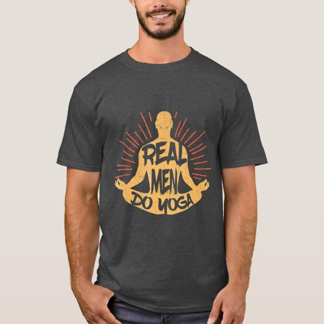 T-shirt Real Men Do Yoga  Man Yoga Pose (Devant)