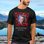 T-shirt Red Love Hearts Custom Photo Texte Personnalisé<br><div class="desc">Téléchargez une photo, customisez le texte et créez facilement votre t-shirt personnalisé. Pour obtenir les meilleurs résultats de centrage d'images, utilisez une image carré. Cliquez sur MODIFIER, puis sélectionnez du texte pour modifier la couleur du texte. Vous pouvez TRANSFÉRER ce DESIGN sur d'autres produits Zazzle et l'ajuster à la plupart...</div>