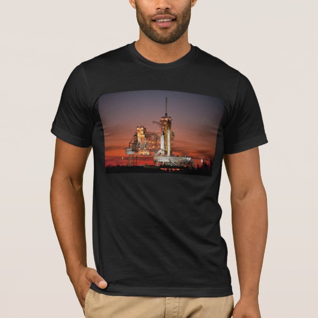 T-shirt Red Sky for Space Shuttle Atlantis Launch (Devant)