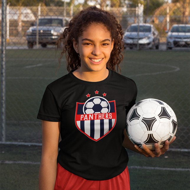 T-shirt Red Soccer Shield Team, Nom et numéro du joueur (Girls red soccer t-shirt with custom team name, player name and player number.)