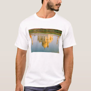 T-shirt Réflexion du célèbre temple Taj Mahal au monde