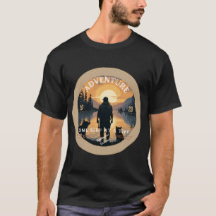 T-shirt Regardant au-delà de la portée
