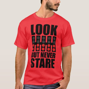 T-shirt Regardez, mais ne regardez jamais la conception F1