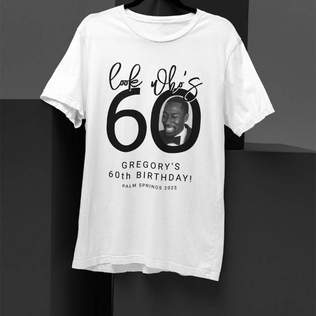 T-shirt Regardez qui a Soixante ans | Photo 60e anniversai (Créateur téléchargé)