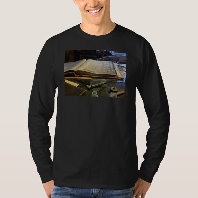T-shirt Registre et lunettes (Devant)