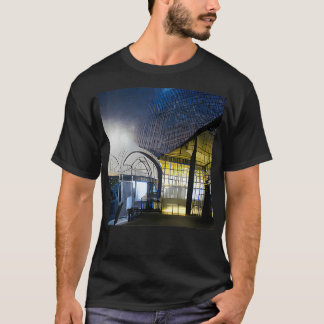 T-shirt Réinventé par la lumière industrielle et l'imagina