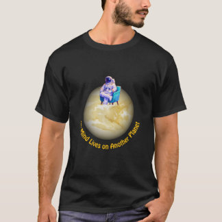 T-shirt Relaxed Astronaut Sitting on Planet 