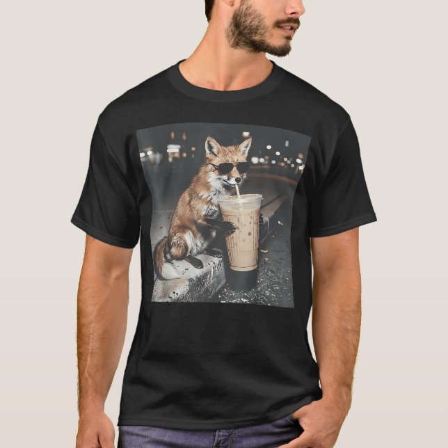 T-shirt Renard buvant un café glacé, drôle d'animal (Devant)