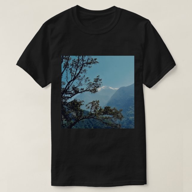 T-shirt représentant des sommets enneigés (Design devant)