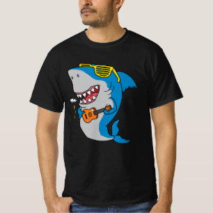 T-shirt requin cool jouant de la guitare