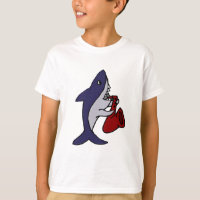 Requin drôle jouant l'art de saxophone