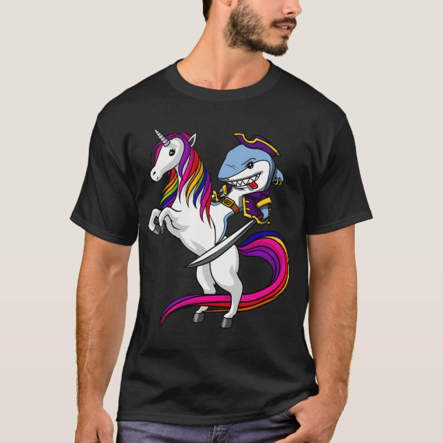 T-shirt Requin Pirate Chevauchant Licorne (Devant)
