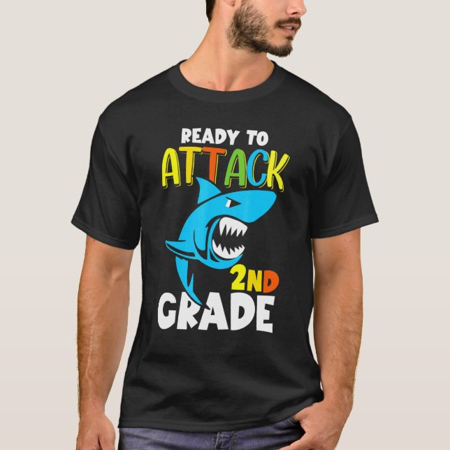 T-shirt Requin Prêt À Attaquer 2E Année Premier Jour De L' (Devant)