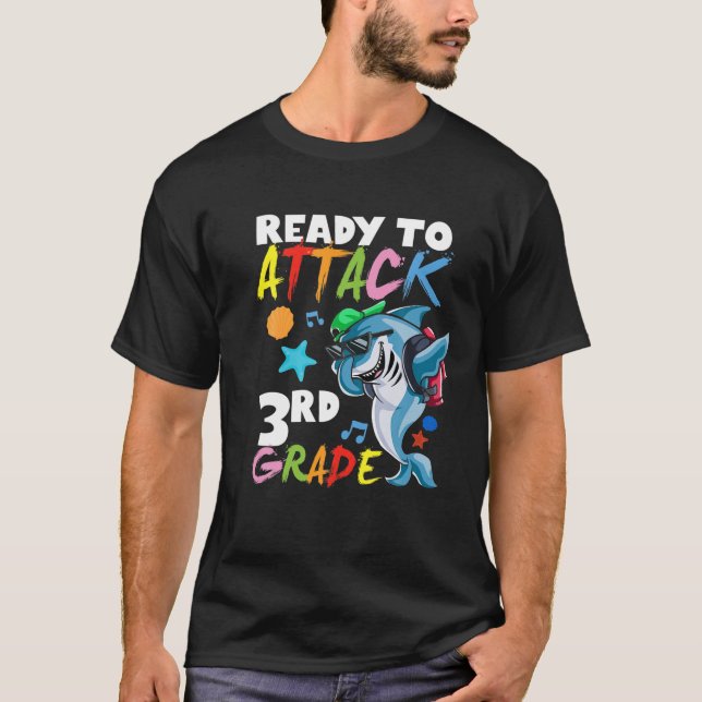T-shirt Requin Prêt À Attaquer Ba D'Étudiant De 3E Année (Devant)