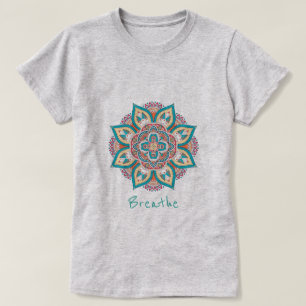 T-shirt Respire le slogan avec le design de mandala