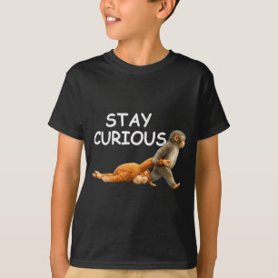 T-shirt Reste curieux mignon singe lisant un livre poing s