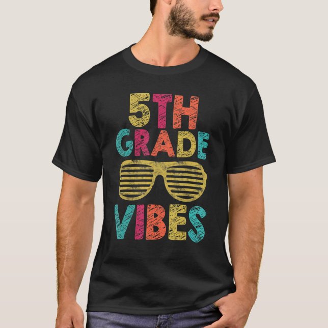 T-shirt Retour à l'école 5e année ambiance premier jour en (Devant)