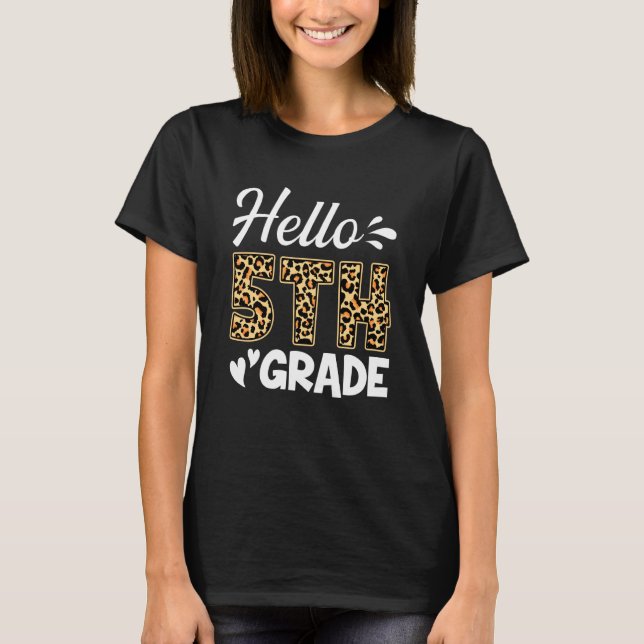 T-shirt Retour à l'école Bonjour 5e année Leopard de 5e an (Devant)