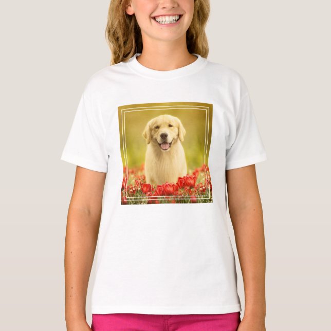 T-shirt Retraité d'or dans les fleurs rouges (Devant)