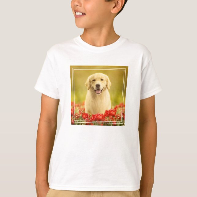 T-shirt Retraité d'or dans les fleurs rouges (Devant)