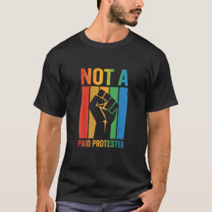 T-shirt rétro arc-en-ciel poing « Pas un manifesta