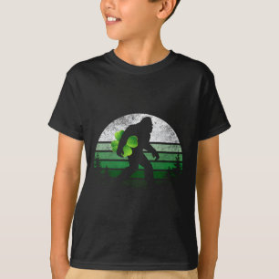T-shirt Rétro Bigfoot Sasquatch Trèfle Saint-Patrick Homme