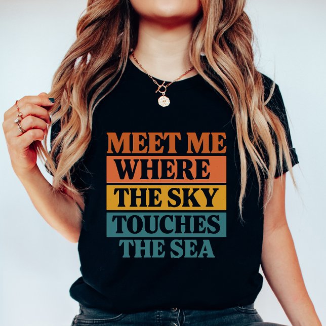 T-shirt Retro Block “Sky Touches the Sea”, Summer Vacation (Créateur téléchargé)