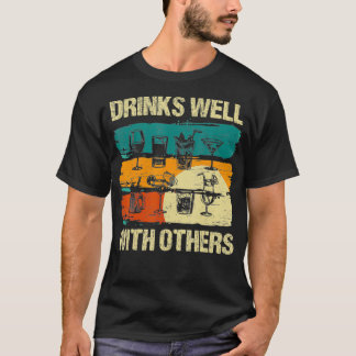 T-shirt Retro Boissons Vintages Bien Avec D'Autres Bières
