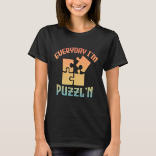 T-shirt Retro Everyday I'm Puzzl'n Jigsaw Puzzle Maître de