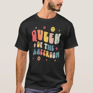 T-shirt Retro Groovy Queen Of The Classroom Teacher Back T